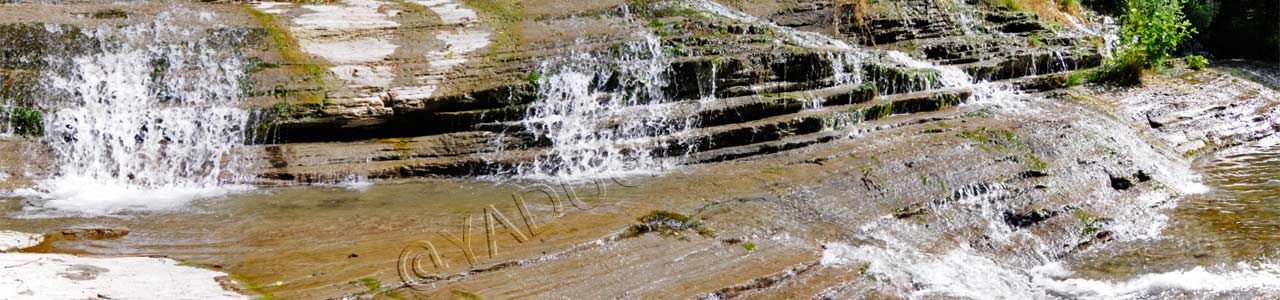 Une des nombreuses cascadelles sur la Claduègne