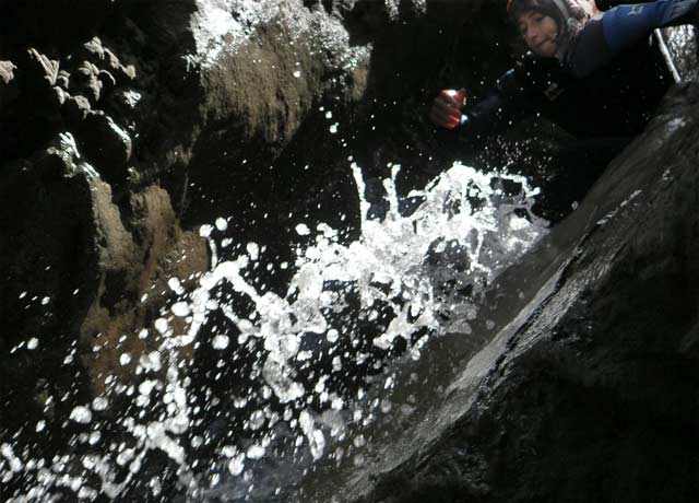 canyoning en ardèche : canyon courance toboggan