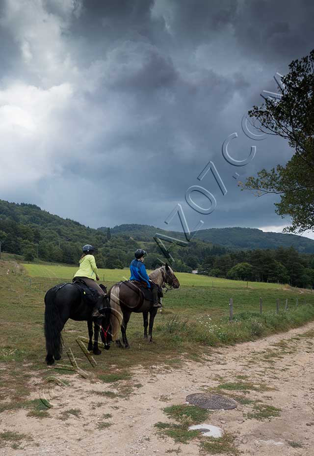 vtt en Rhône Alpes : randonnee equestre chateauneuf de vernoux