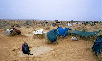 le bivouac au matin sous la pluie