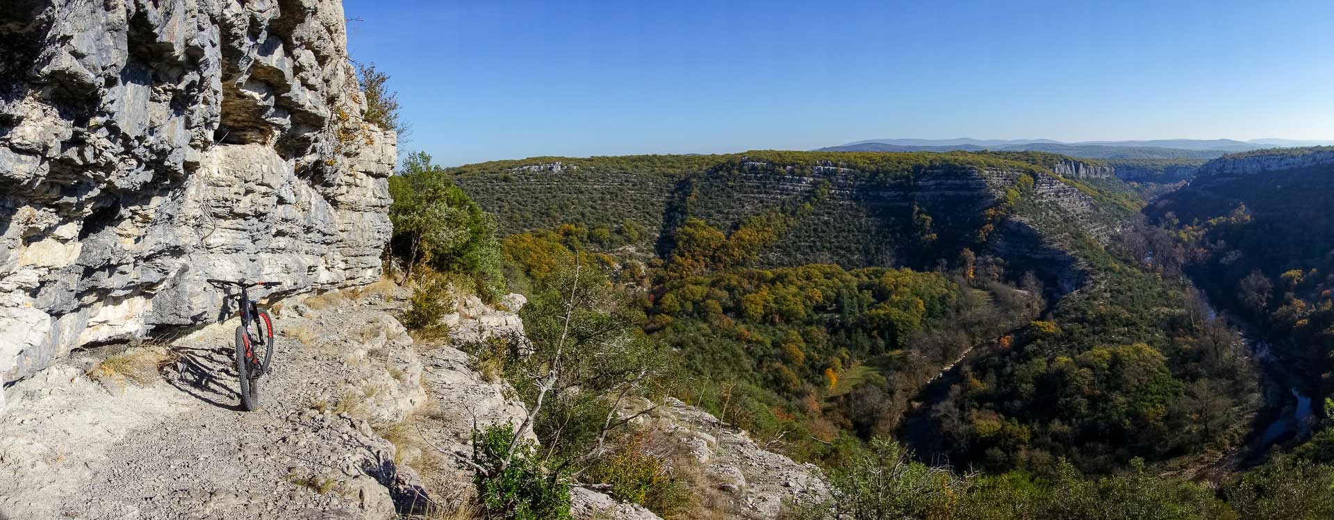 à voir proche de Pradons, Labeaume, Uzer