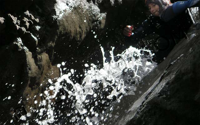 canyoning en ardèche : toboggan courance