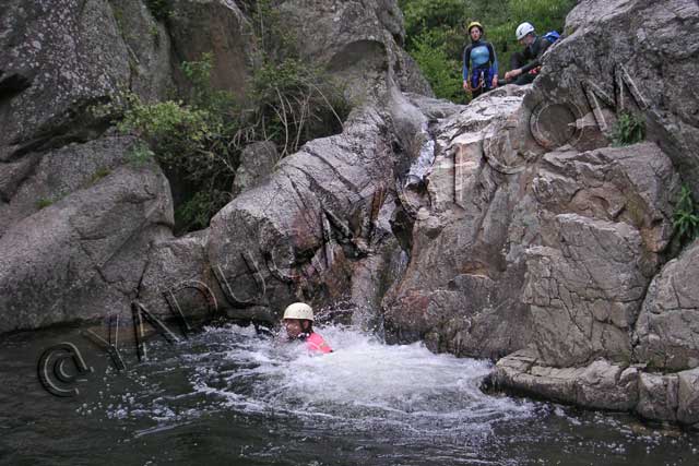 canyoning en ardèche : turzon saut