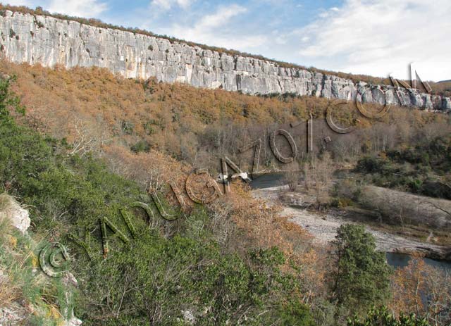 escalade en ardèche : site escalade chauzon