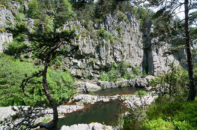 escalade en ardèche : site escalade cros de georand 2