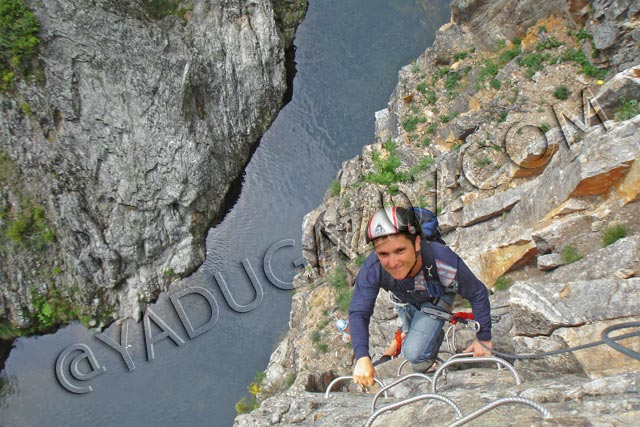 escalade en ardèche : via ferrata thueyts