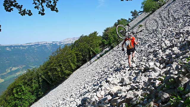 vtt en Drôme : But St Genix - Chironne