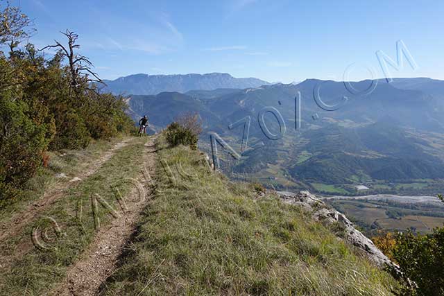 vtt en Drôme : Château de Barry Saillans