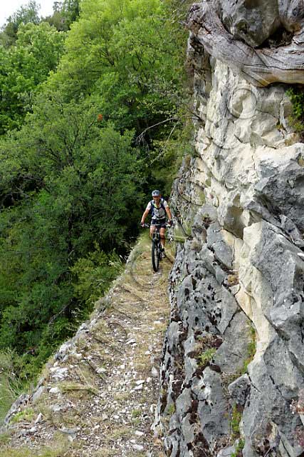 vtt en Drôme : Tour des Serres du Sapet