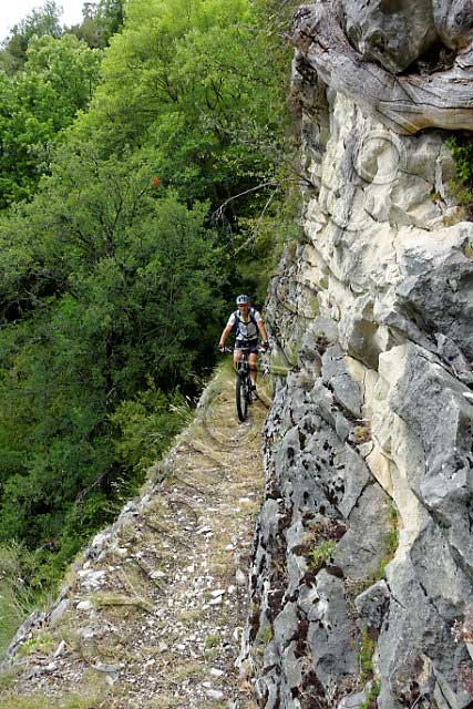 vtt en ardèche : vtt chemin des gardes