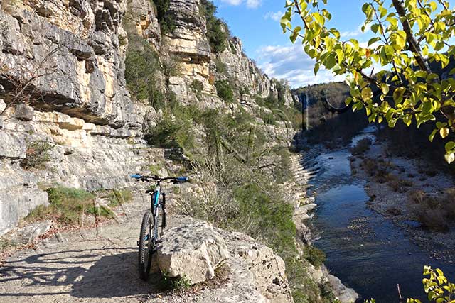 vtt en ardèche : vtt gorges de la baume