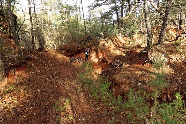 vtt en ardèche : vtt salavas scories volcaniques riberousse